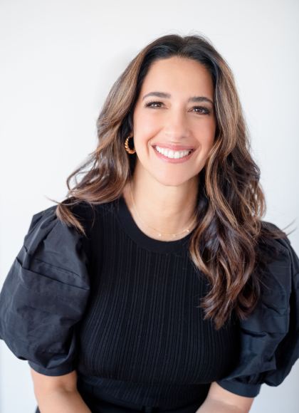 Photo of author MaryAnn DiMarco smiling into the camera